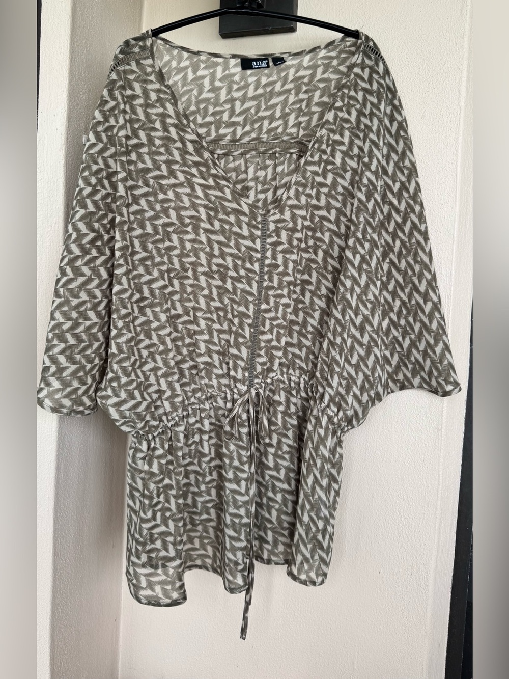A.N.A Womens Sheer Blouse Taupe/Brown Abstract Chevron Print Short Sleeve Large